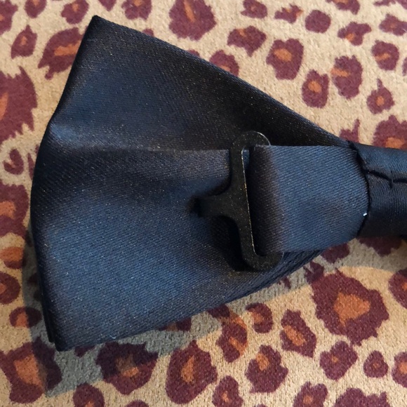 NWOT formal matte black bowtie, pre-tied - Picture 8 of 16
